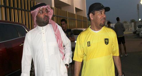 البلوي يجدد الثقة في القروني